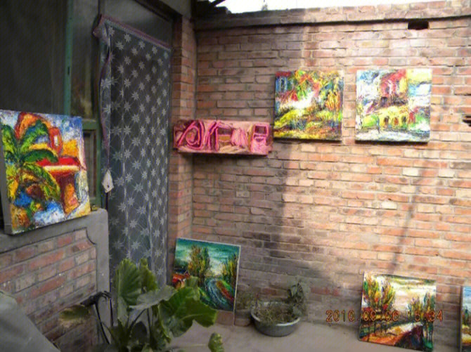 宋庄画家村画室的十年变迁：从艺术乌托邦到文化创意产业区的蜕变